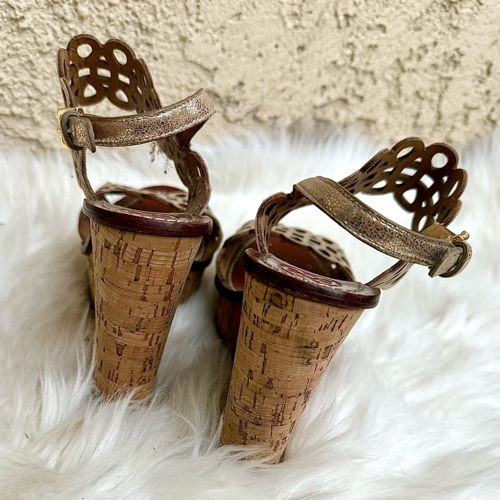 Tory Burch Nori laser cut wedge sandals - Picture 4 of 9